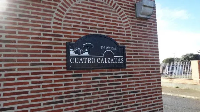 Urbis te ofrece una parcela en venta en zona Cuatro Calzadas