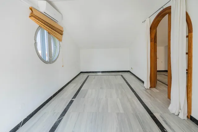 Amplio y céntrico ático con terraza y vistas al mar en Fuengirola — 19