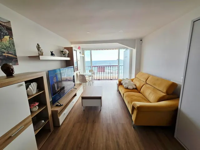 ESTUDIO DE CAPRICHO PRIMERA LINEA DE LEVANTE - foto 2