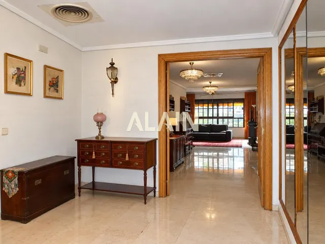 PISO EN VENTA EN LA ZONA DEL ENSANCHE EN VALENCIA CON DOS TERRAZAS Y GARAJE OPCIONAL. — 5