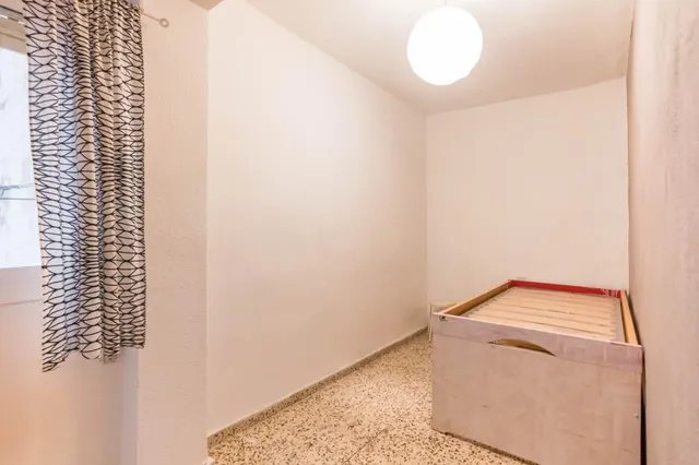 Amplio piso en venta para reformar en el Barrio del Carmen, Murcia — 23