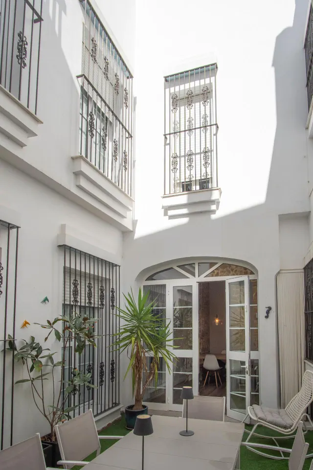Espaciosa casa con encanto en el centro: elegancia, azotea y sótano en calle Murillo ✨ — 19