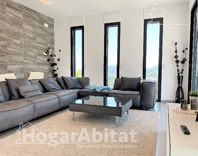 CHALET SEMINUEVO CON PISCINA, GARAJE Y VISTAS DESPEJADAS — 14