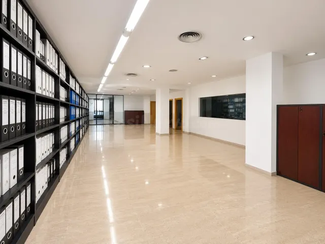 LOCAL COMERCIAL DE 360 m2 EN EL CORAZON DE TERRASSA - foto 4