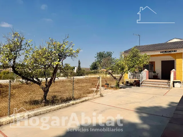 CHALET CON PISCINA, GARAJE Y TERRAZA — 10