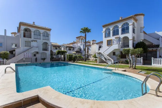 Dúplex exclusivo totalmente renovado con vistas al mar – Pla - foto 2
