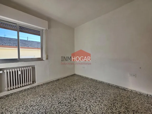 Amplia y luminosa vivienda en venta en la zona de san roque, Ávila — 12