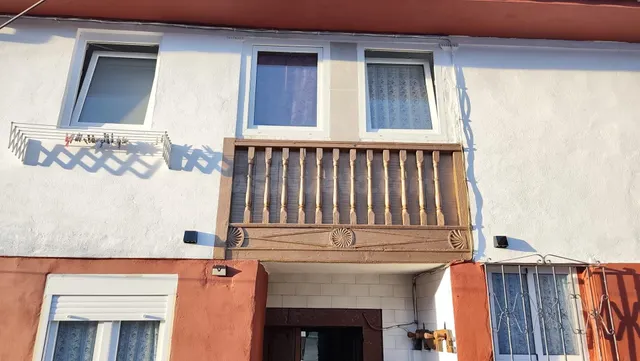 Casa reformada con terraza, finca de 750 m2 y cuadra, con vistas al Aramo — Morcín — 2