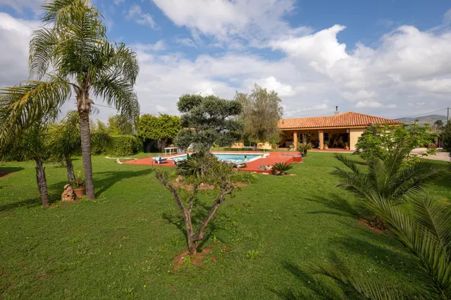 Finca de 11.000m2 de terreno a unos minutos de Lauro Golf co - foto 3