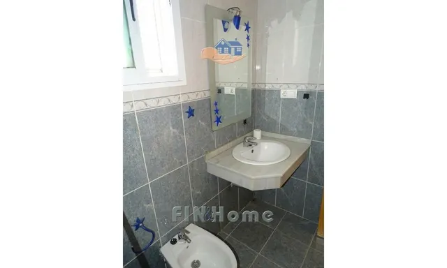 CASA ADOSADA EN VENTA EN GERENA – 3 DORMITORIOS, PATIO, TERRAZA Y CHIMENEA — 9