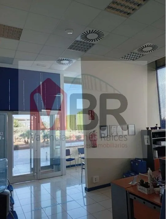 ** PONEMOS A TU DISPOSICIÓN ESTAS MAGNIFICAS OFICINAS DE 490 METROS EN EL PARQUE TACTICA DE PATERNA ** Con una multitud de servicios: sucursales bancarias, gimnas — 6