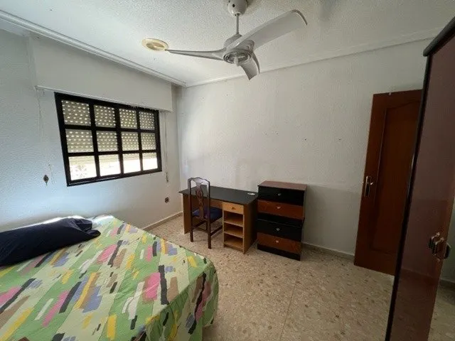 Venta de piso céntrico, 3 dormitorios, 2 baños, zona santa eulalia y universidad — 19