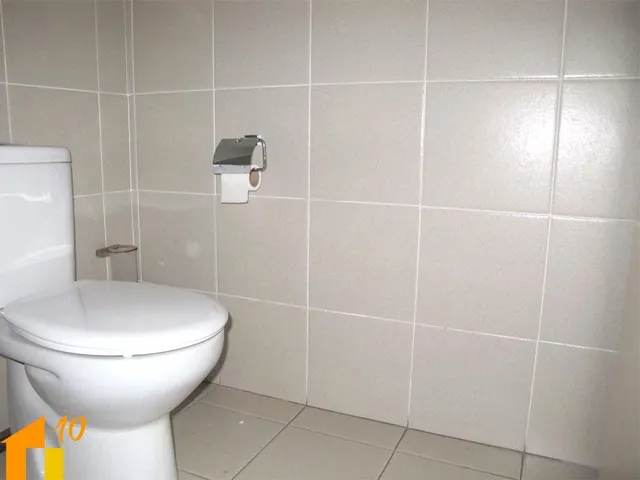 Local en venta en avd. Del Cid. — 27