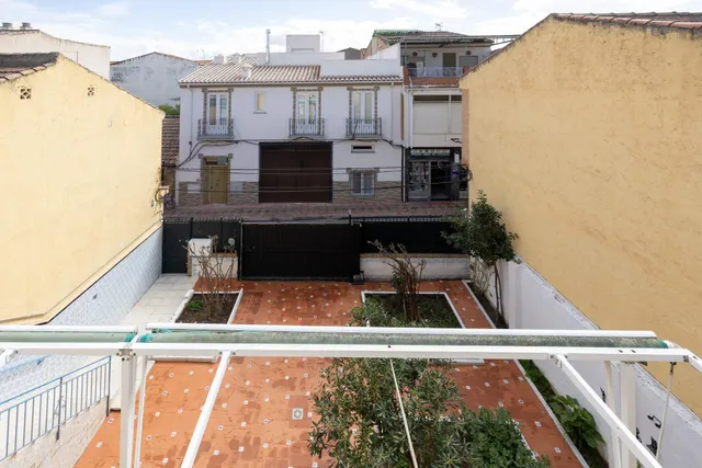 CASA EN PLENO CENTRO DE ARMILLA — 32