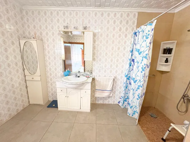 Casa con gran potencial y parcela de 225 m2 en el centro de Los Montesinos — 21
