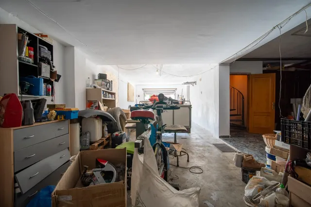 Chalet independiente en parcela esquinera de 515 m2 con gran garaje en Maravisa — 37