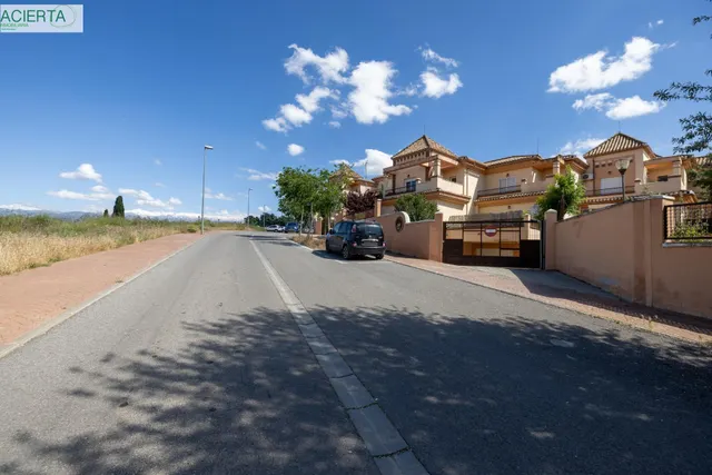 Ponemos a la venta esta preciosa casa en Urbanizacion cerrada, con zonas comunes y piscina comunitaria. — 44