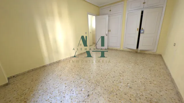 Amplio Piso en la Cruz de los Caídos - Oportunidad Única — 18