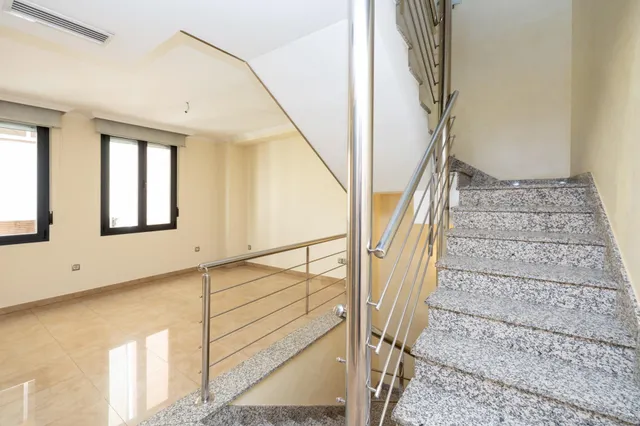 Casa exclusiva junto a Acera del Darro. Pleno centro de Granada. Seminueva y con ascensor propio — 6