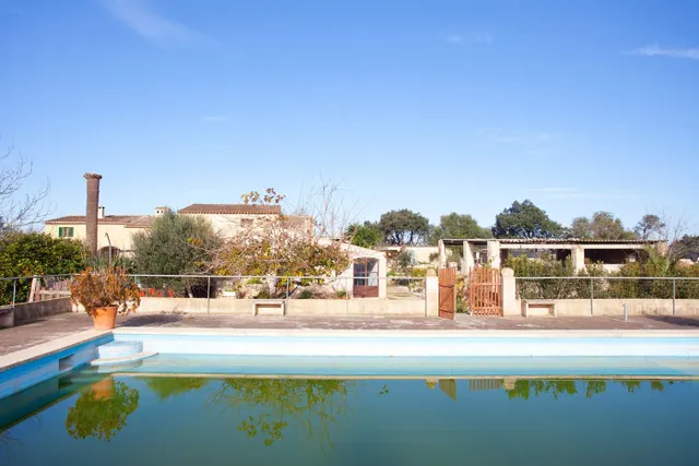 Payesia con piscina y jardín en Ariany. — 21