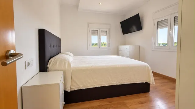 Casa con jardín y piscina en la pera – vivienda y negocio en un mismo lugar — 10