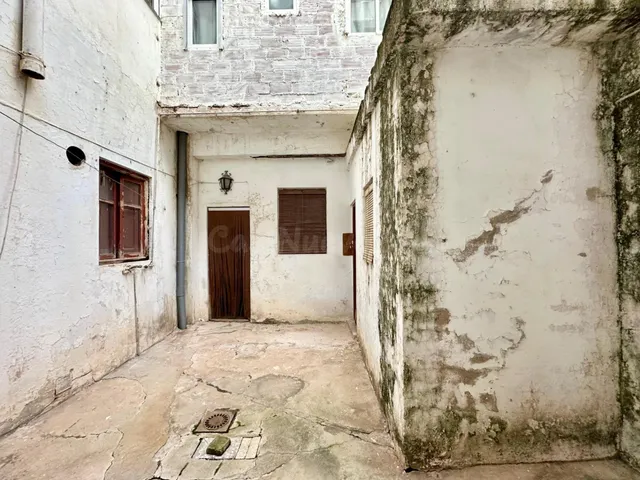 Planta baja a dos calles para reformar en Carlet – múltiples - foto 5