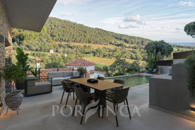 Obra nueva con piscina y magníficas vistas al mar y la monta - foto 2
