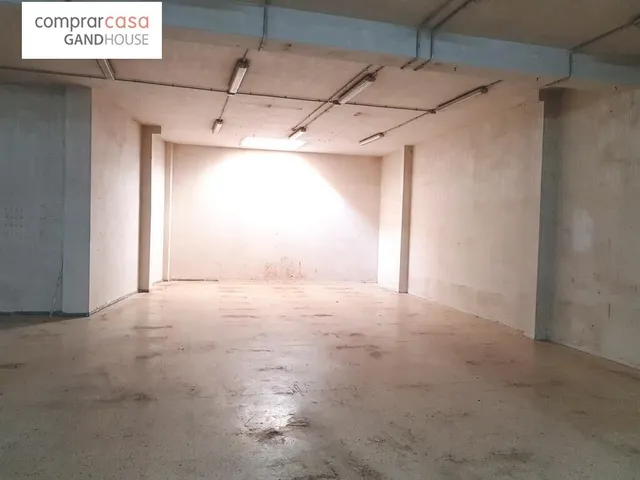 Fantástico Local en Esplugues de Llobregat — 13