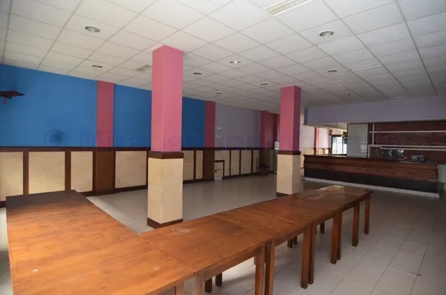 Local comercial en venta — 27