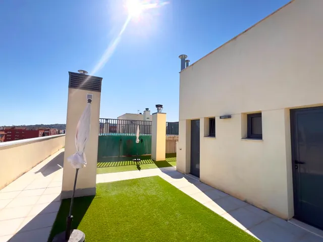 Oportunidad única con piscina y garaje — 27