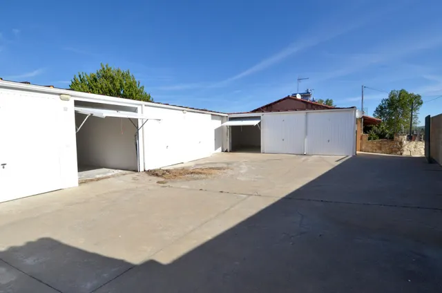 Urbis te ofrece una plaza de garaje cerrada en venta, zona Zarapicos, Pueblo, Salamanca. — 10