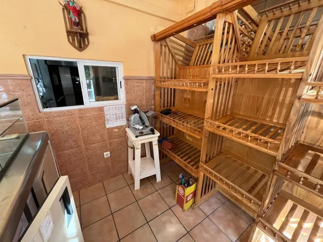 VENTA de Local en Camas — 13