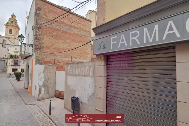 Solar en el centro del pueblo - foto 4