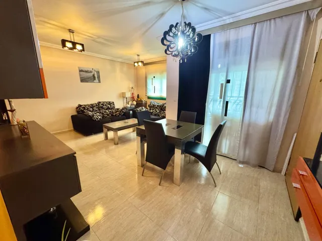 ESTUPENDO PISO DE VENTA EN ORIHUELA SEMINUEVO, CON GARAJE, RODEADO DE SERVICIOS… ¡¡PREGUNTE POR EL YA!! — 13