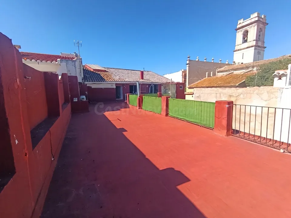 Ático exclusivo en el casco histórico de dénia, con 85 m2 de terraza.