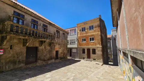 Venta edificio mixto en CEE, A Coruña