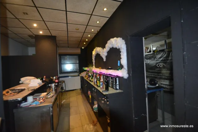 ¡¡ GRAN OPORTUNIDAD !! Local comercial situado en zona de El Escorratel, en Orihuela. 274 m2. construidos. — 3