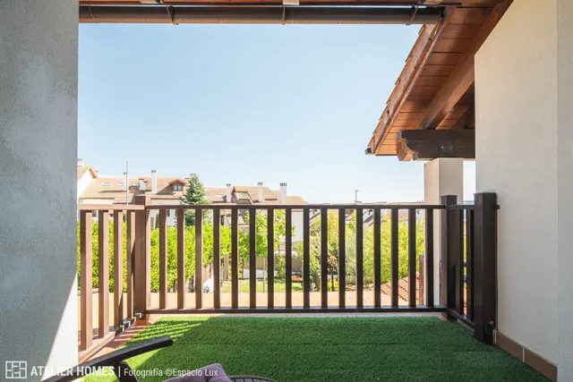 Chalet adosado con jardín y porche acristalado en Urbanización Lomas de Badaguás — 25