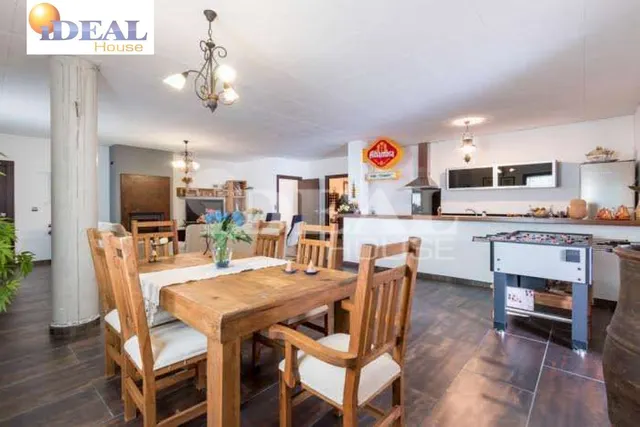 Ref.: A8488G7. Increible chalet de lujo y diseño, parcela 1500 m2,  piscina propia, pista de padel. — 36
