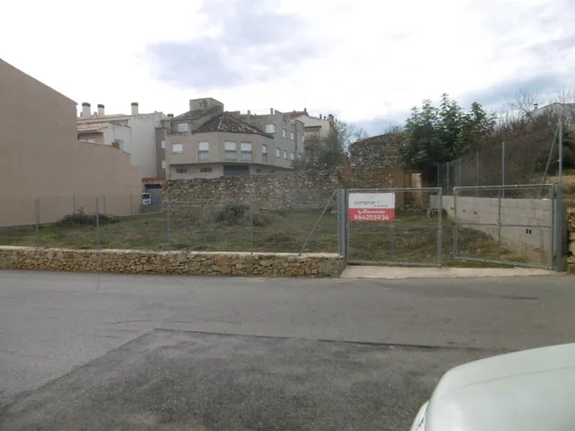 PARCELA URBANA CON CASA DE PIEDRA PARA REHABILITAR — 22