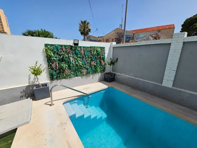 Chalet independiente de una sola planta a 100 metros del mar - foto 4