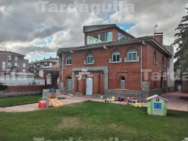 CHALET INDIVIDUAL CON PARCELA DE 1105 METROS EN SANTA MARTA 