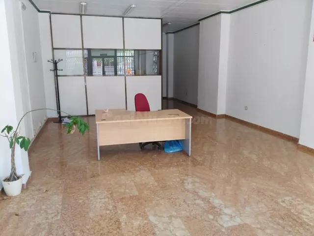 Local comercial 330m² en alquiler - Centro