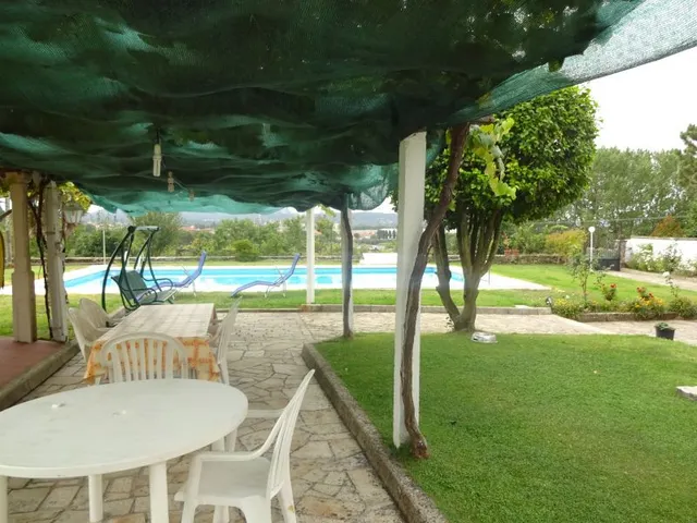 SE VENDE CASA SEÑORIAL PAREADA DE PIEDRA REFORMADA Y EN PERFECTO ESTADO EN PADRON — 8