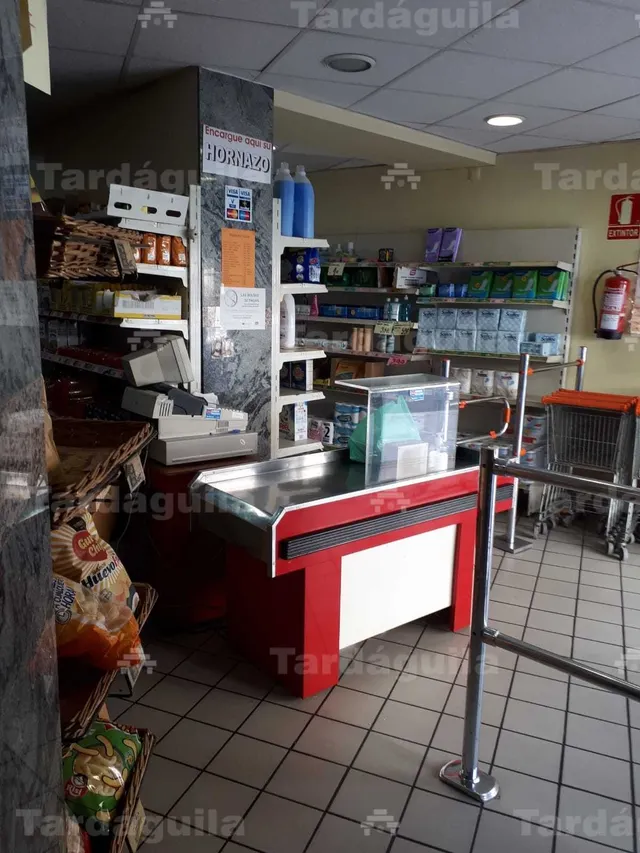 SE VENDE LOCAL COMERCIAL "SUPERMERCADO". — 5