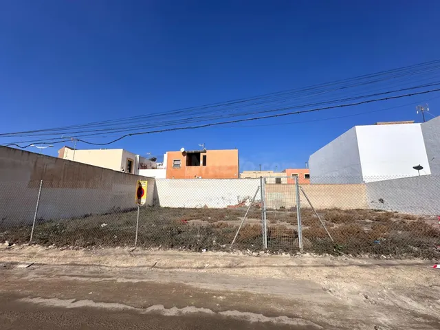 Solar urbano en Campohermoso - foto 2