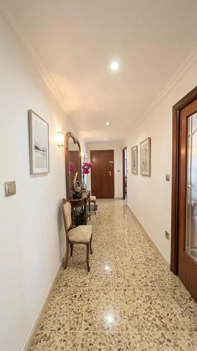 Reina victoria, junto al hiperber, 150 m2, 4 dormitorios, 2 baños, séptima planta con ascensor — 18