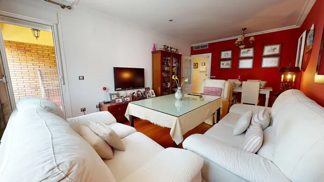 Magnifica vivienda de 4 dormitorios, convertida en 3 dormitorios, con dos baños, vestidor y terraza — 6