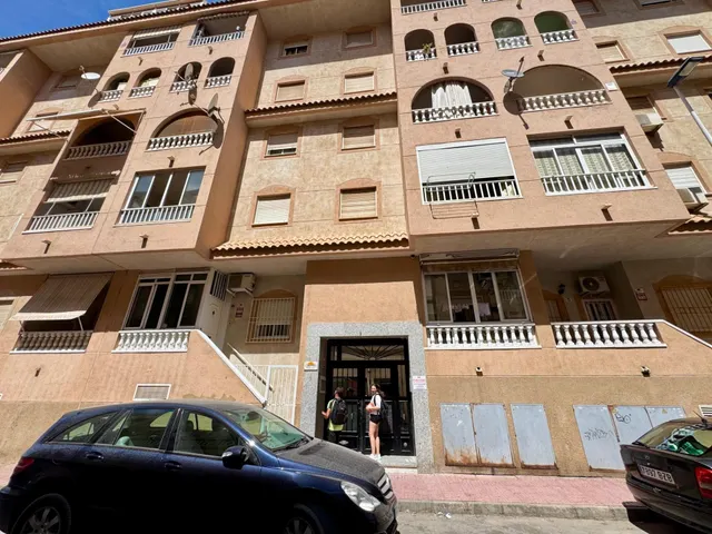 Ático en Torrevieja con orientación sur, cerca del mar — 37