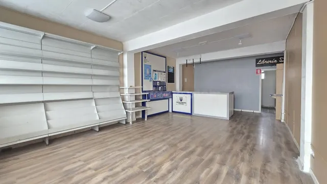 Local comercial 70m² en alquiler - Oleiros - foto 3